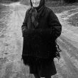 © Uģis Niedre. Berta Klasone with a woolen shawl made by Emilija Gaile’s mother. 18.09.1982