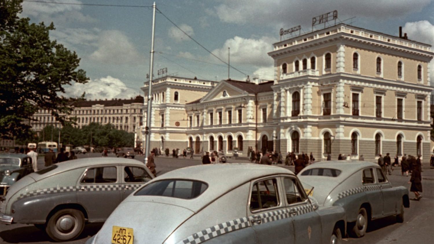 Dominiks Gedzjuns. Railway station in Riga, late 1950-ies